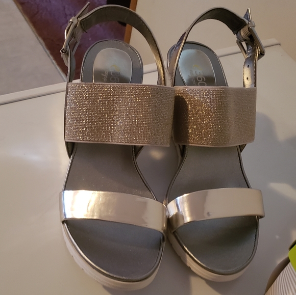 Shoes - Picture 3 of 5